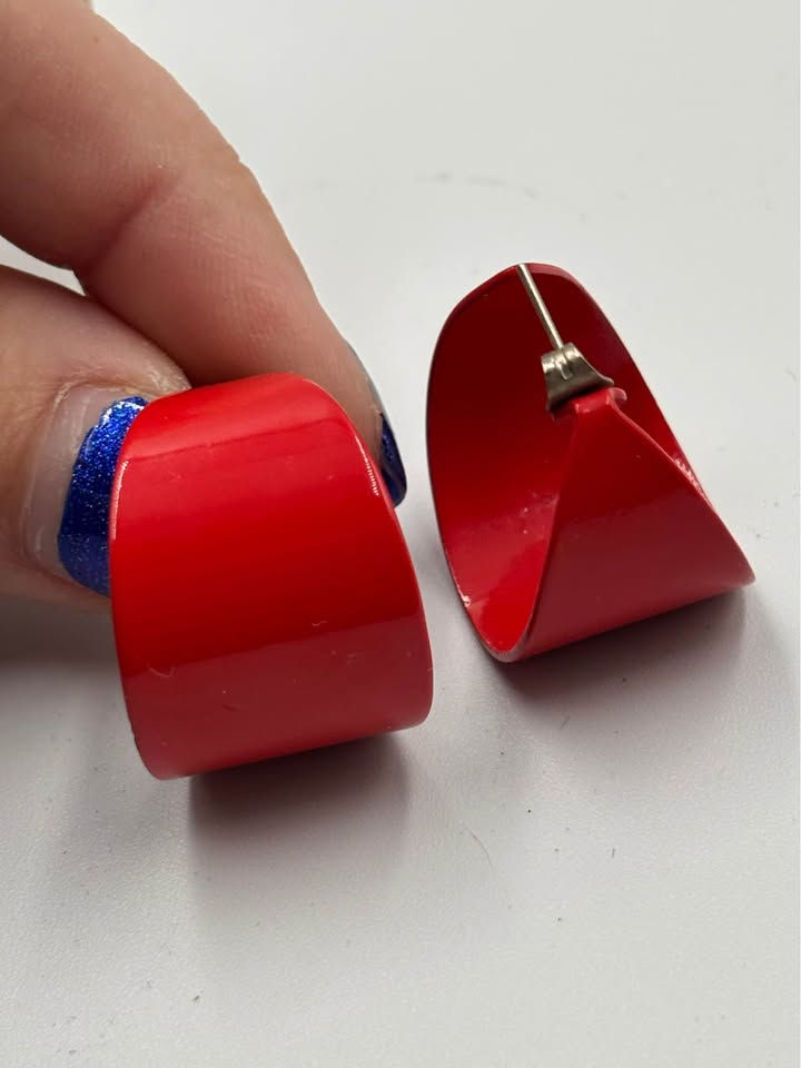 Thumbnail: Retro Red Earrings
