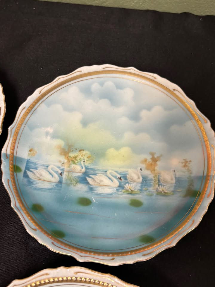 Thumbnail: Swans On A Lake Plate