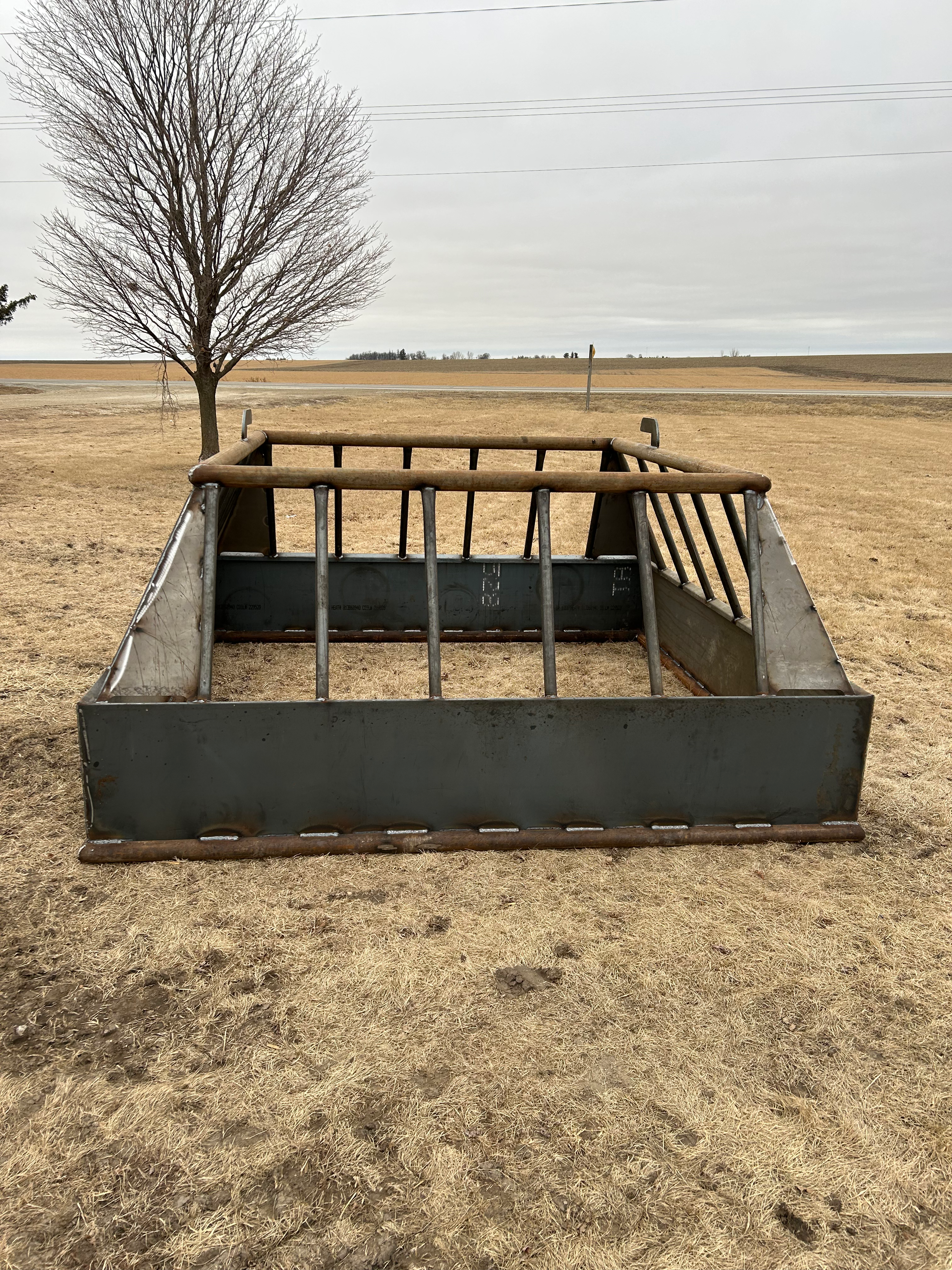 Oil Pipe Single Square Bale Feeder