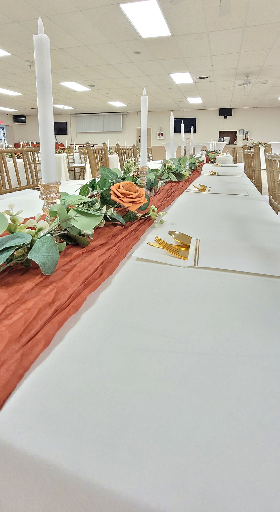 Thumbnail: 5.5 foot Seeded Eucalyptus Garland