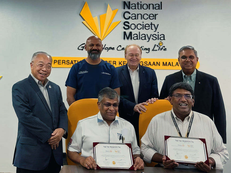 Dato’ Dr. Prakash Rao seals a partnership with Dr. Murallitharan Munisamy, CEO of the National Cancer Society Malaysia to strengthen efforts in providing accessible screening and treatment for prostate cancer.