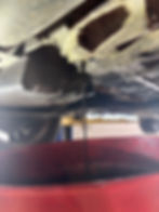 Oil change and routine vehicle maintenance service at D Carros Shop