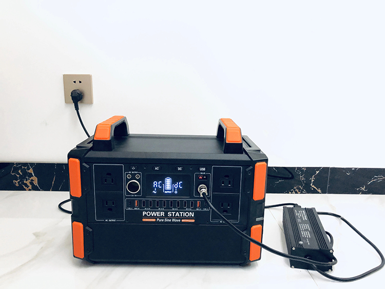 Stație de încărcare portabila F132 power bank