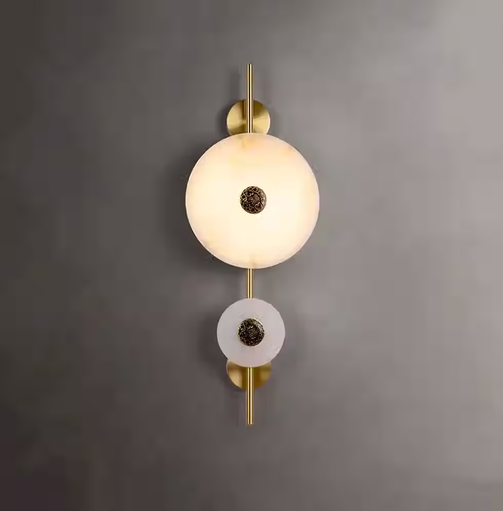 الصورة المصغرة: Cammeo Alabaster Medallion Wall Light – Integrated LED Brass Spine
