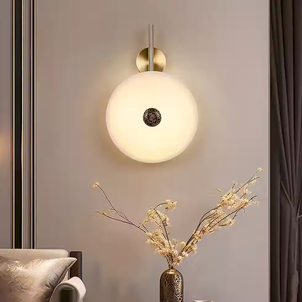 الصورة المصغرة: Cammeo Alabaster Medallion Wall Light – Integrated LED Brass Spine