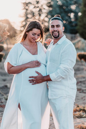 im-creative-hochzeit-fotografin-ludwigsburg-stuttgart-portrait-paar-babybauch-schwangerschaft-maternity-sonnenuntergang-natur-feld