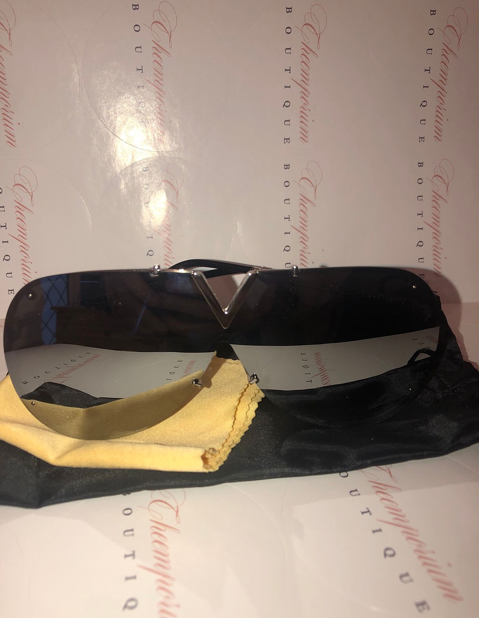 Thumbnail: Loui Sunglasses 18 preorder delivery