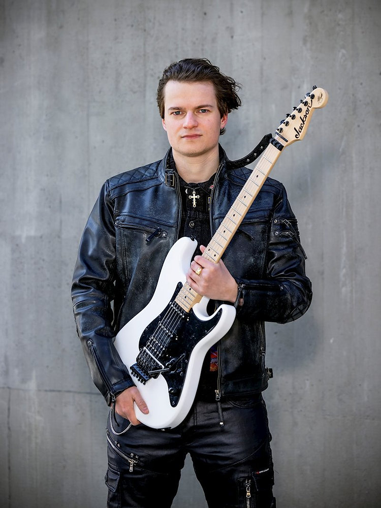 Projeto norueguês de power metal, Transmission, de Thomas Carlsen, lança novo single “Midnight Queen”