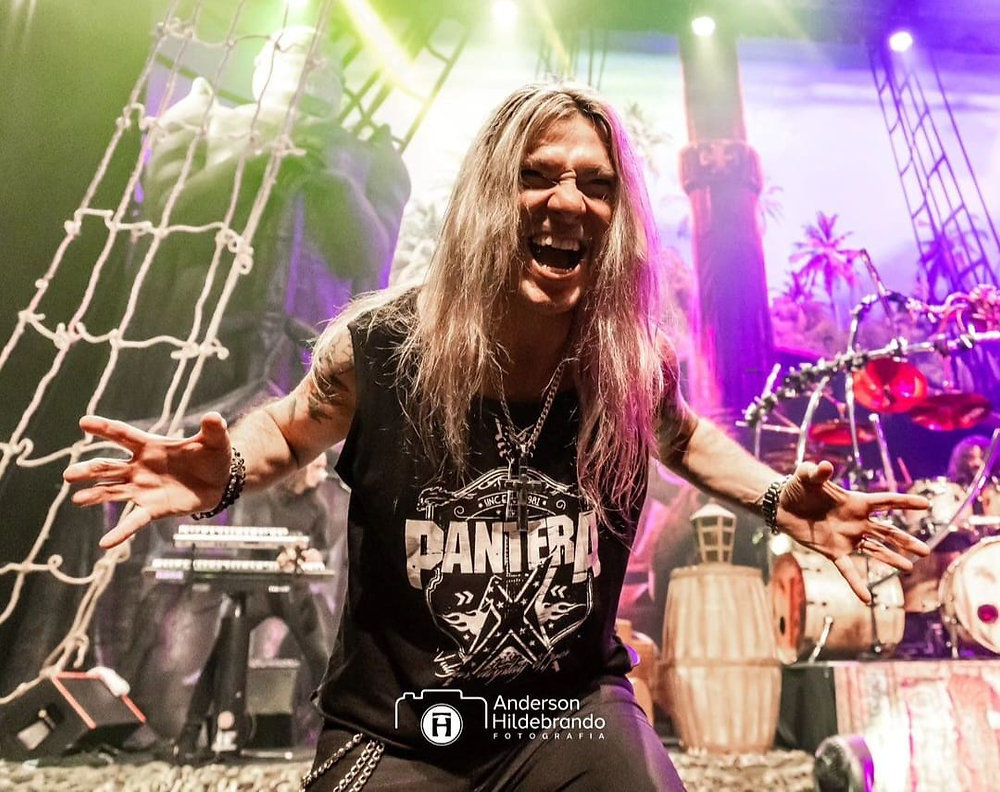 Edu Falaschi lança versão definitiva de “Pegasus Fantasy”, tema do anime Cavaleiros do Zodíaco; faixa será apresentada ao vivo na turnê “Rebirth Live in SP"