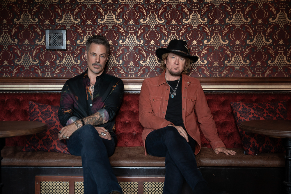 Smith/Kotzen trazem turnê "Black Light / White Noise" a Curitiba em noite única