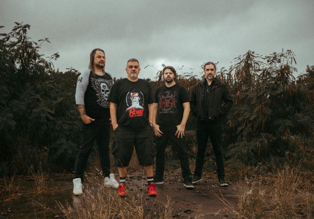 Ancesttral divide palco com Destruction e Burning Witches em SP