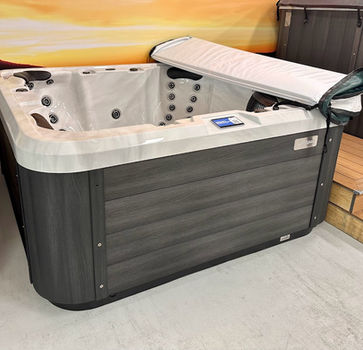 spa pool cover open showing insulated lid hot tub Auckland NZ