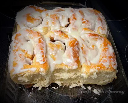 Cinnamon Raisin Buns