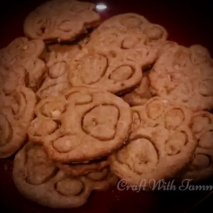 Bana-nutter Biscuits