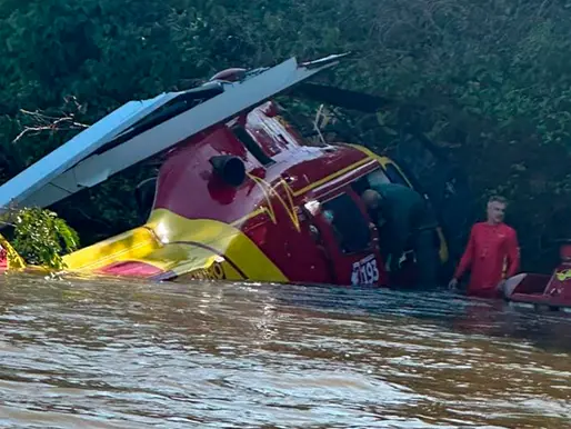 Helicóptero que transportava cinco bombeiros e um militar da Marinha cai às margens do Rio Araguaia