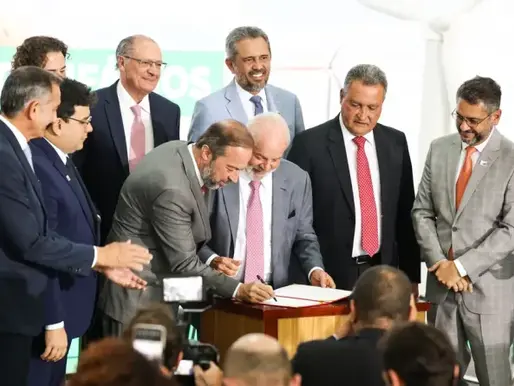 MP que prevê redução de 3,5% a 5% na conta de luz é assinada por Lula