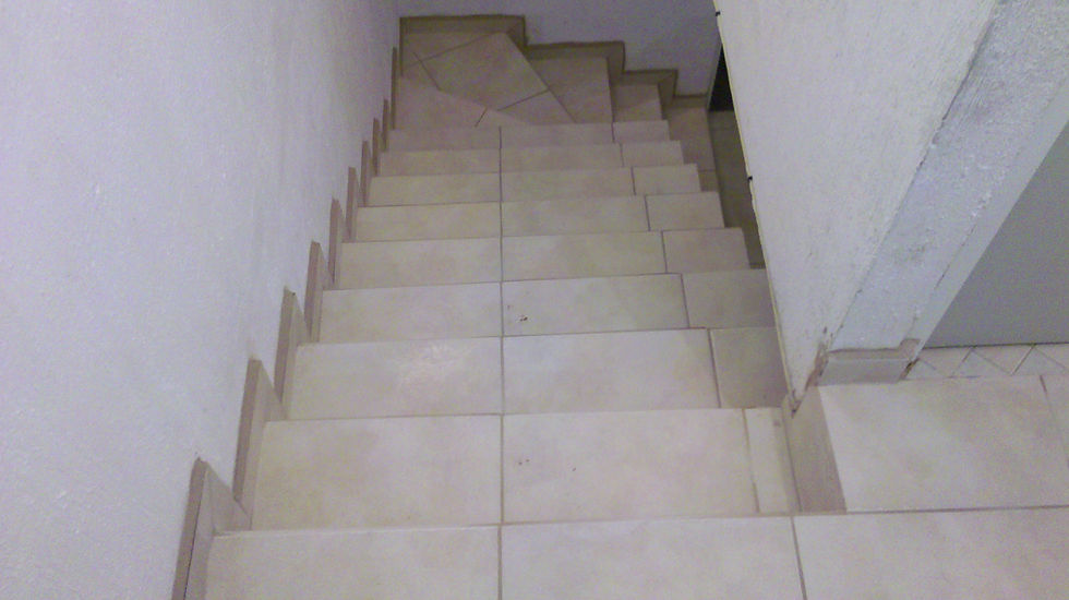 Escaleras Ceramicas y porcelanicas