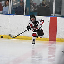Cooper Cunningham passing the puck