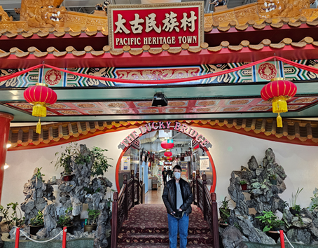 Simon Goes Mall Hopping