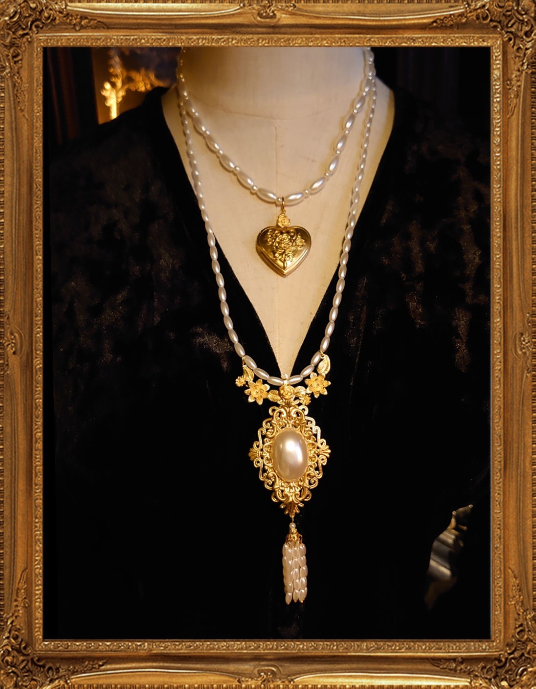 Vintage Carved Pearl Tassel Long Necklace(bottom) 復古雕花珍珠流蘇長頸鏈(下)