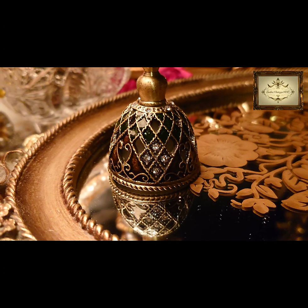 Thumbnail: Vintage diamond pattern perfume 復古菱格拱形香水樽