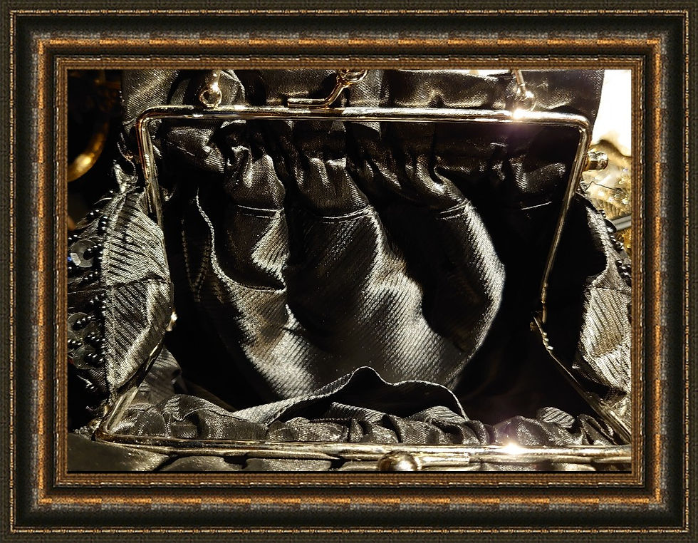 縮圖：Vintage hand bag 復古黑色珠手袋