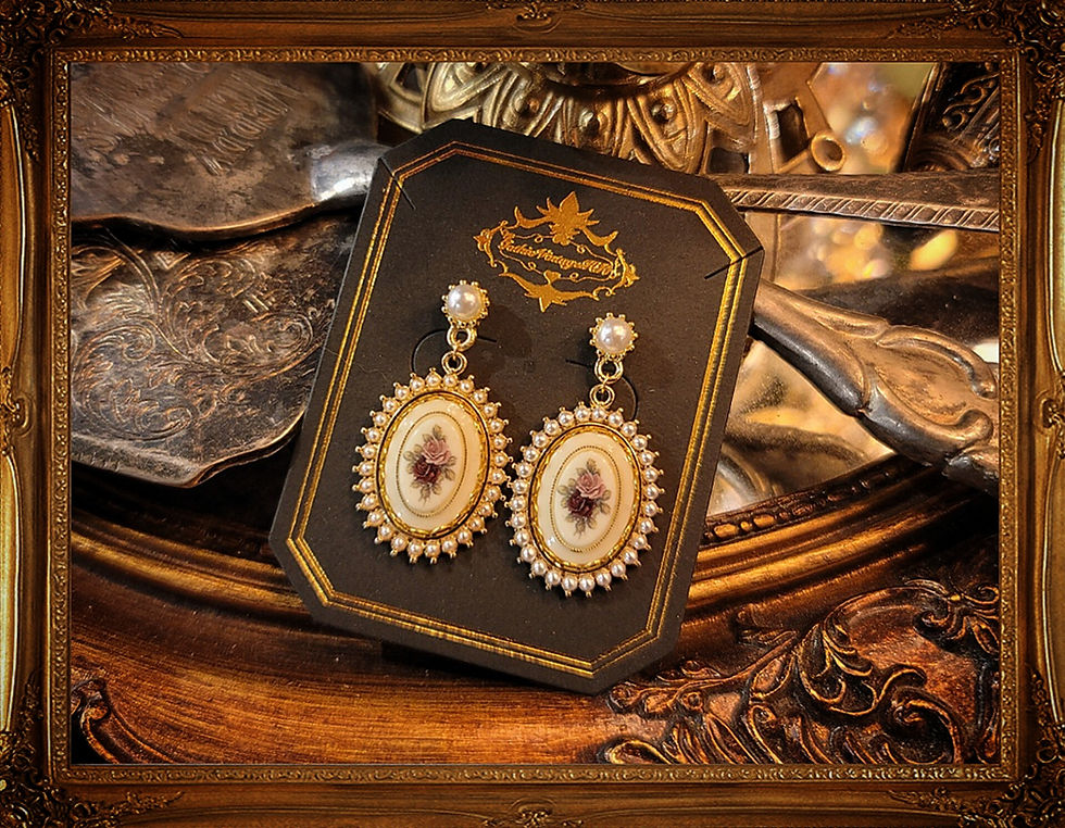 Thumbnail: Vintage style Rose Pearl Earrings 復古風格玫瑰花珍珠耳環