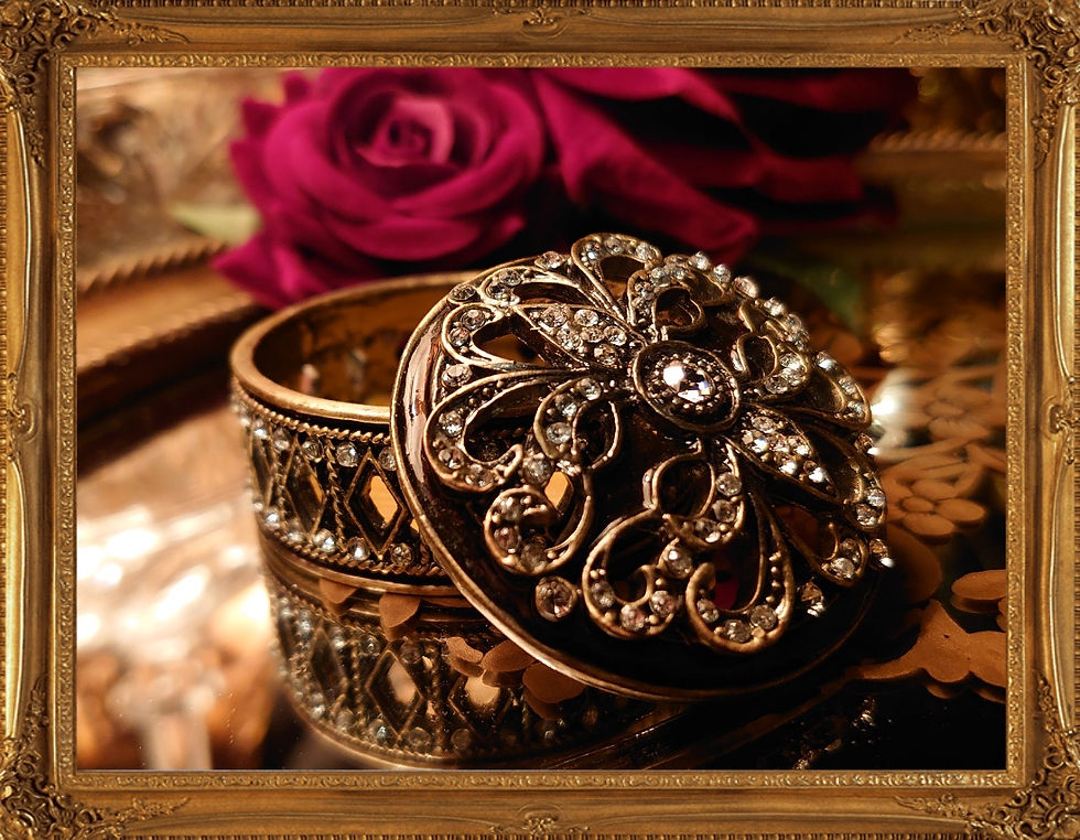 Thumbnail: Vintage amphibole locket 復古閃石圓形小盒
