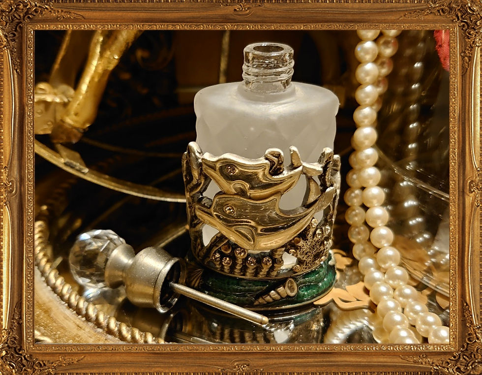 Thumbnail: Vintage dolphin perfume bottle 復古海豚香水樽