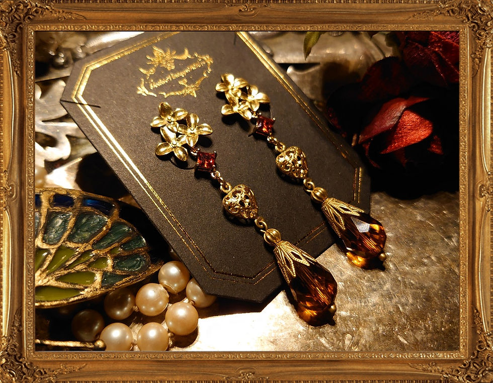 Thumbnail: Vintage floral heart x brown drop-shaped earrings 復古花朵心形茶色水滴耳環