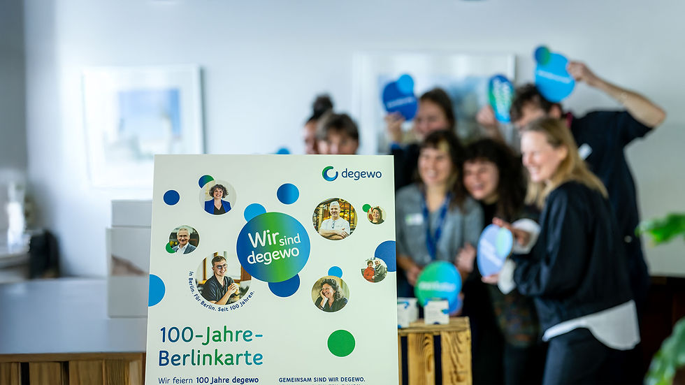 Teamfrühstück zur Vorstellung des Leitbildes // Quelle: Camera 4 / Tilo Wiedensohler