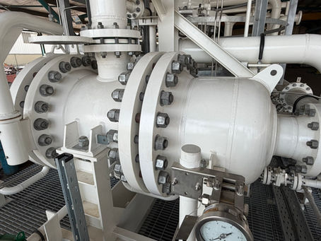 Produced-water treatment equipment with monitoring points for oil-in-water measurement