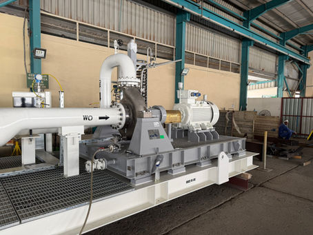 Vertical produced-water process vessel suitable for degassing and hydrogen sulphide stripping duties