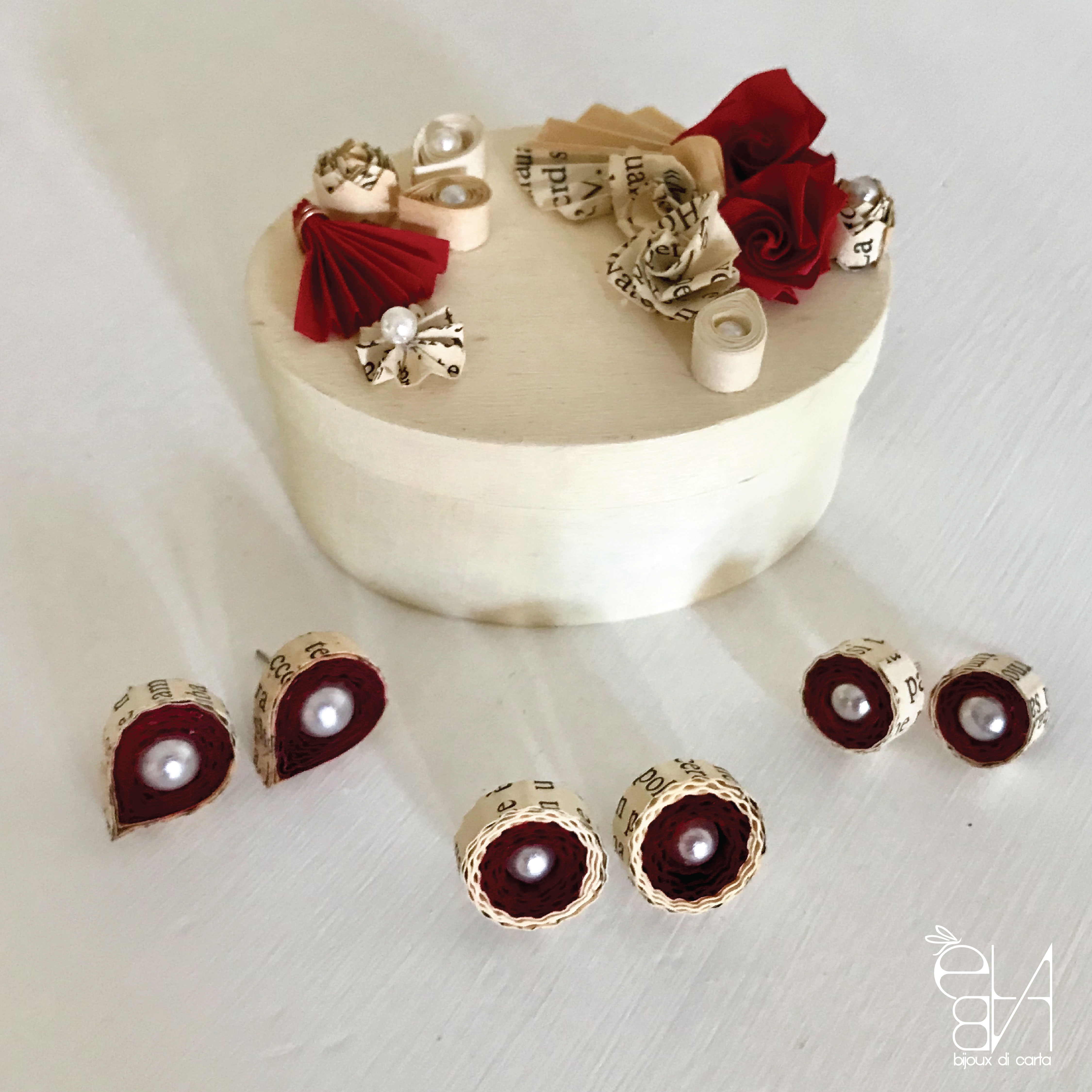 EARRINGS & BOX - BOOKS ADDICTED