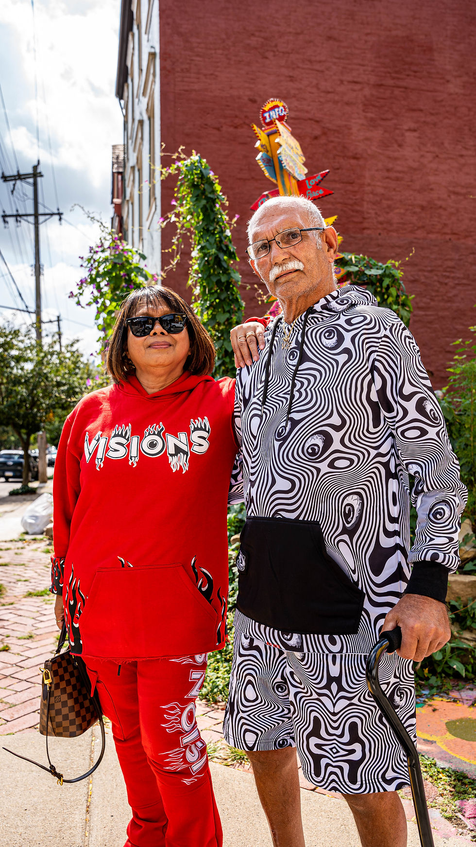 サムネイル： illusion Hoodie