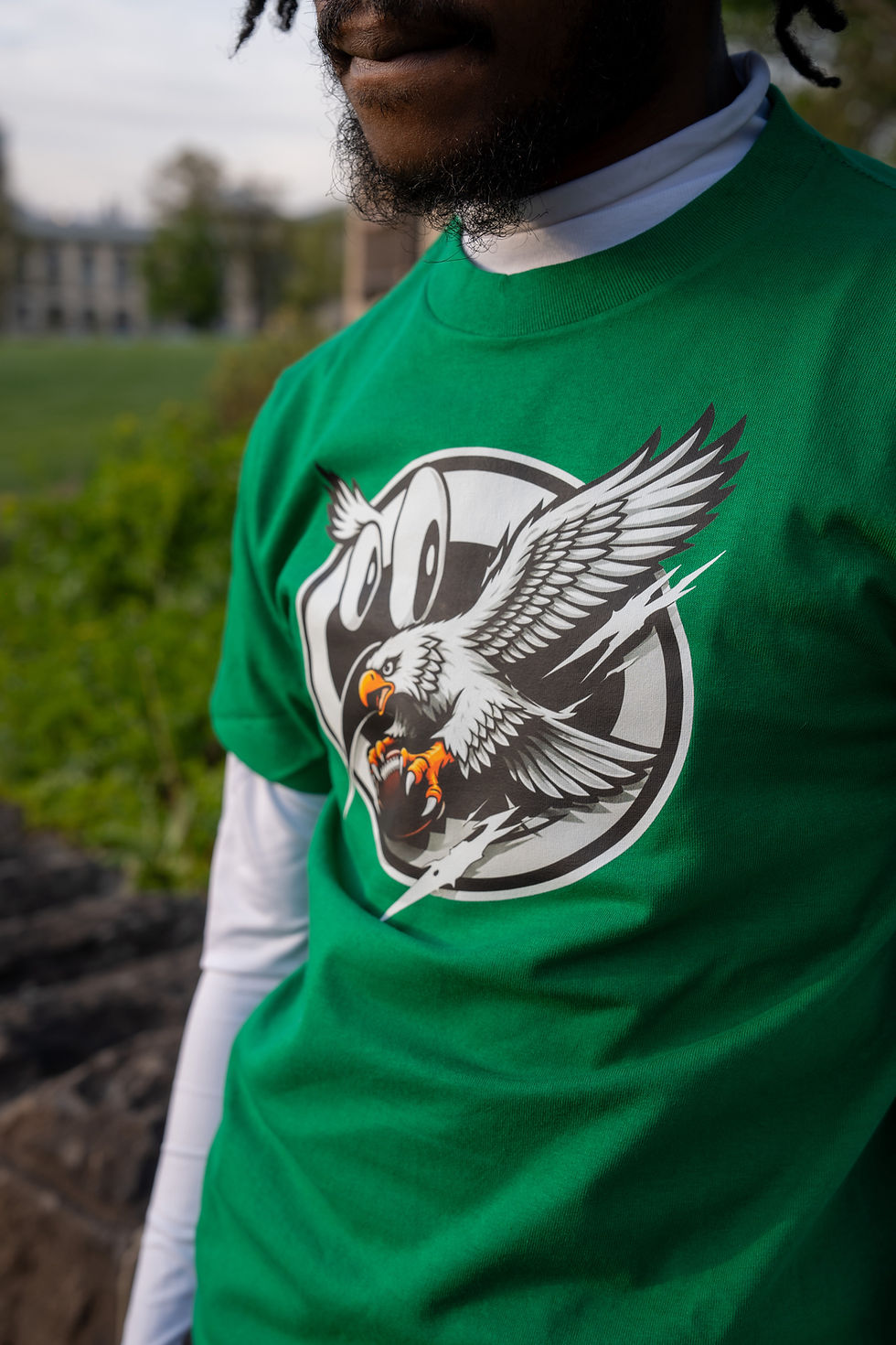 サムネイル： close up front view of Philadelphia professional football team, Kelly green with the Visions Attire Logo with an Eagle on it