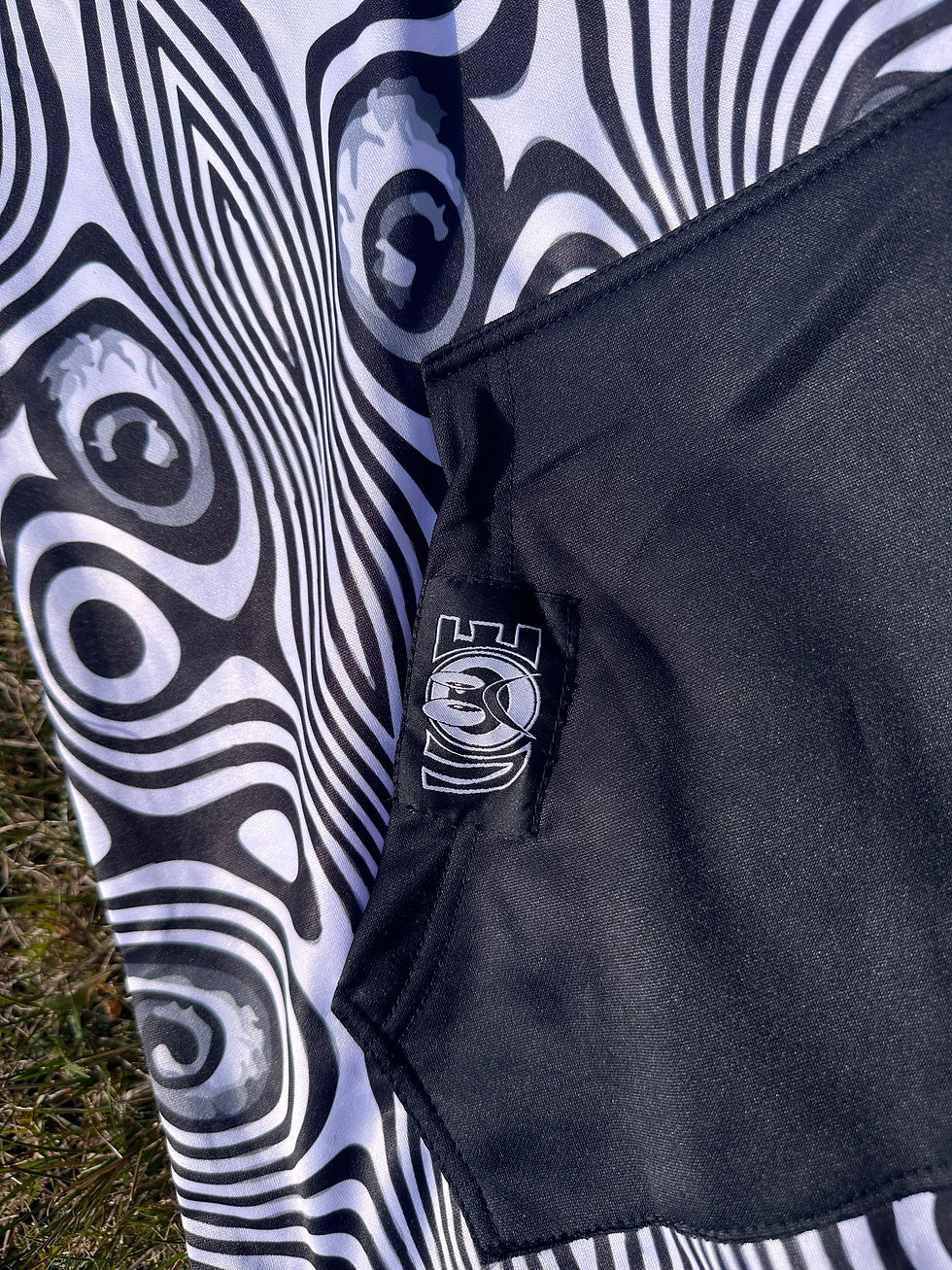 サムネイル： illusion Hoodie