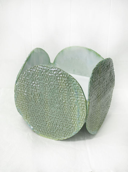 Le vide de la lune
Yesong JHUNG
Sculpture en grès émaillé, 23 x 23 cm