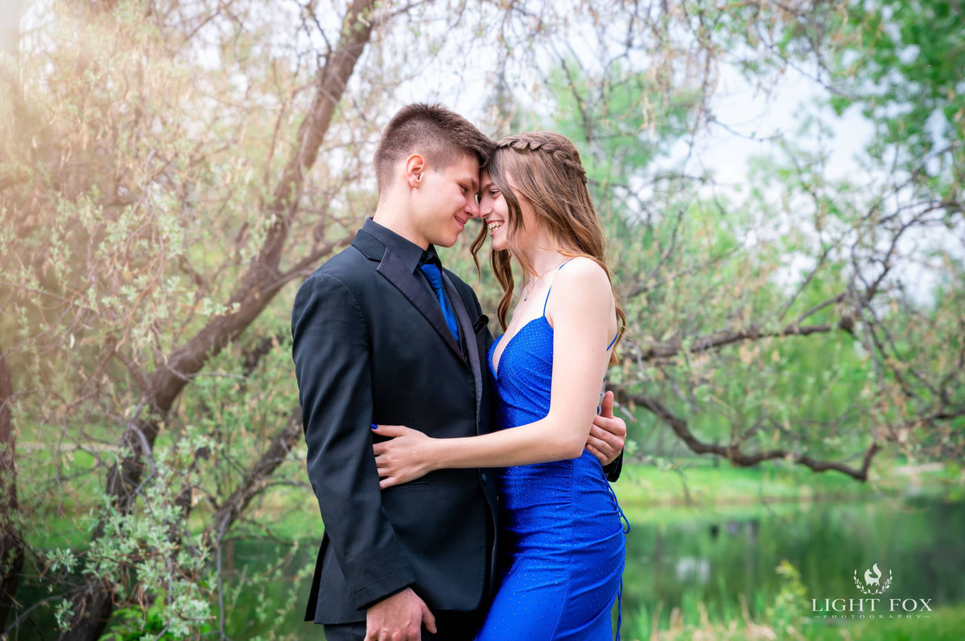 Grad portrait photos in Red Deer, Alberta. Light Fox Photography.