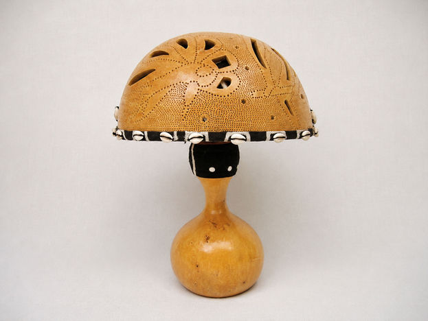 Lamp in openwork calabash with bogolan motifs and cowries by Fabrice Beuillé alias Fabrice Ainaut, sheathed stem, 2001