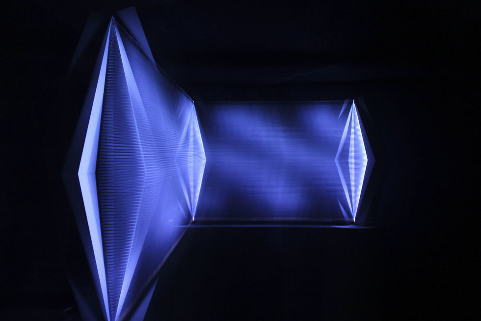 Sculpture luminocinétique photographiée en pose longue — série N°9, photo 3, NFT en 5 ex., Fabrice Ainaut, 2022