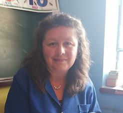 profesora II_edited.jpg