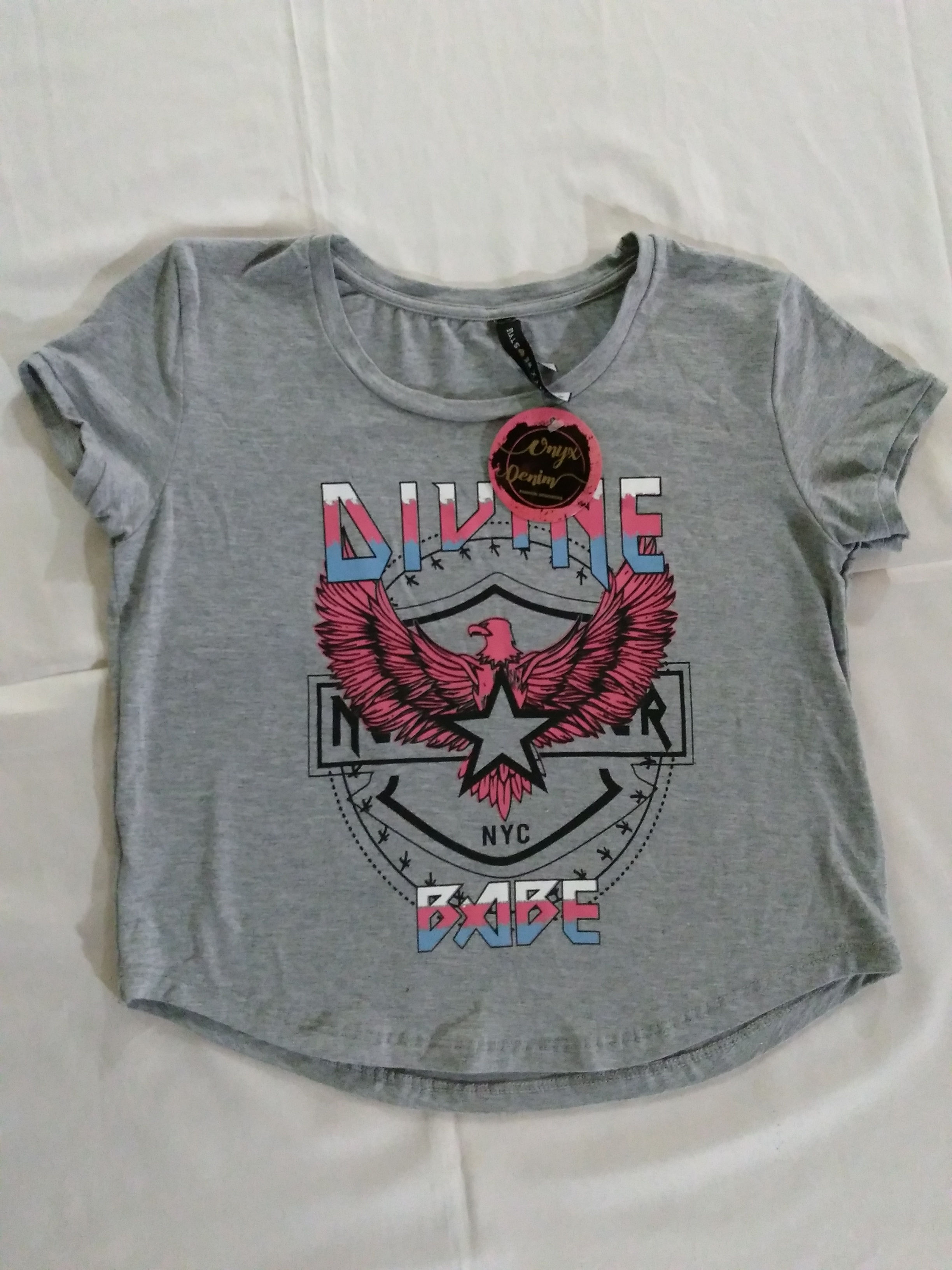 Remera aguila corta