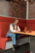 werkende freelance marketing consultant