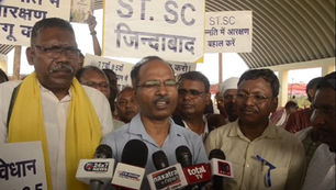 छत्तीसगढ़ राज्य आरक्षित वर्ग अधिकारी कर्मचारी फैडरेशन द्वारा इकदिवासी सांख्यिकी धरना प्रदर्शन आरक्षण पदोन्नति सहित 11 सूत्री मांगों के साथ प्रदर्शन...