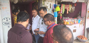 जोन 6 ने वार्ड 60 में 3 बकायेदारो की संपत्तियों में बकाया अदा ना करने पर सिलिंग कार्रवाई की....