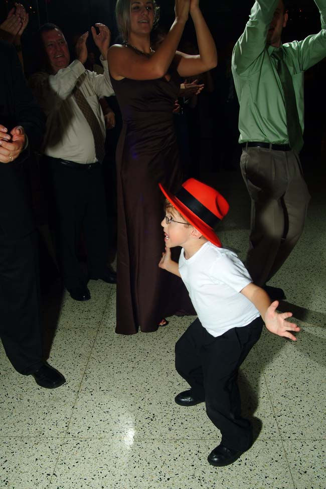 PeraginoWeddingKidDancing_536.jpg