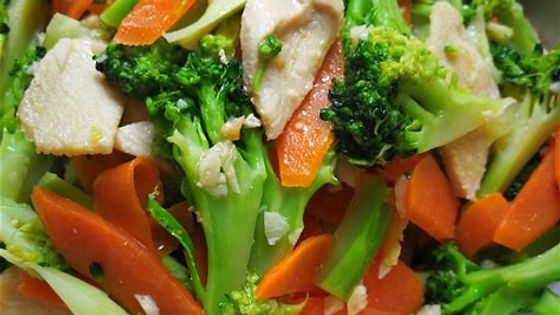 90# chicken with broccoli in garlic sauce / 鸡炒西兰花