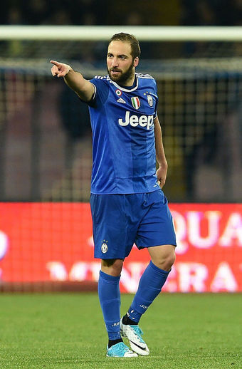 La Juve se clasifica e Higuaín la lía en Napoles