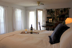 Estate Room 2